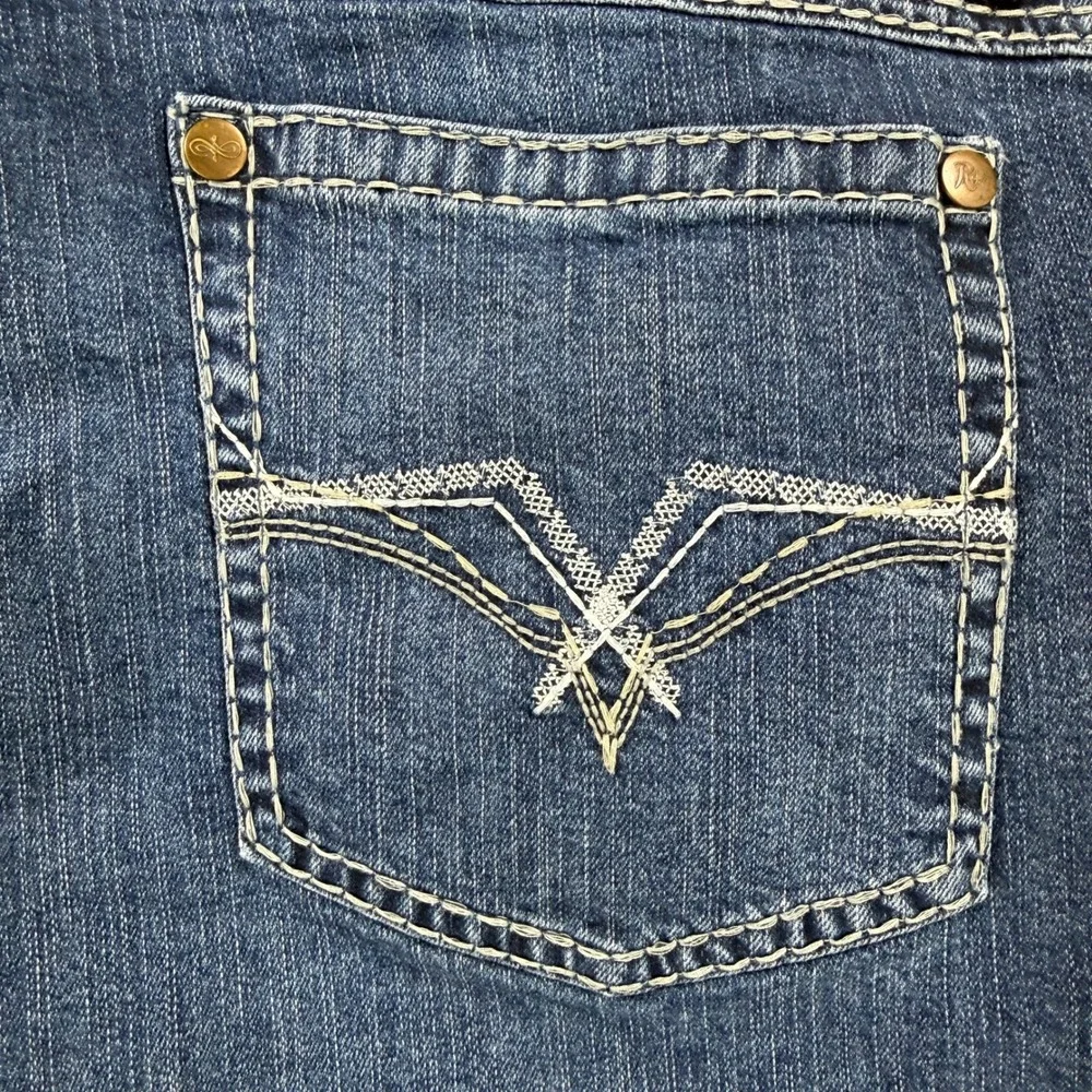 Wrangler Rock 47 Denim Jeans Mens 38x30 Blue Medium Wash Slim Bootcut Cowboy